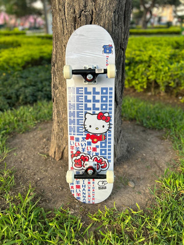 SKATE TRUCOS HELLO KITTY