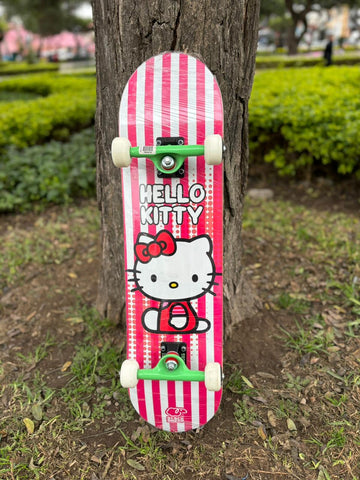 SKATE TRUCOS HELLO KITTY